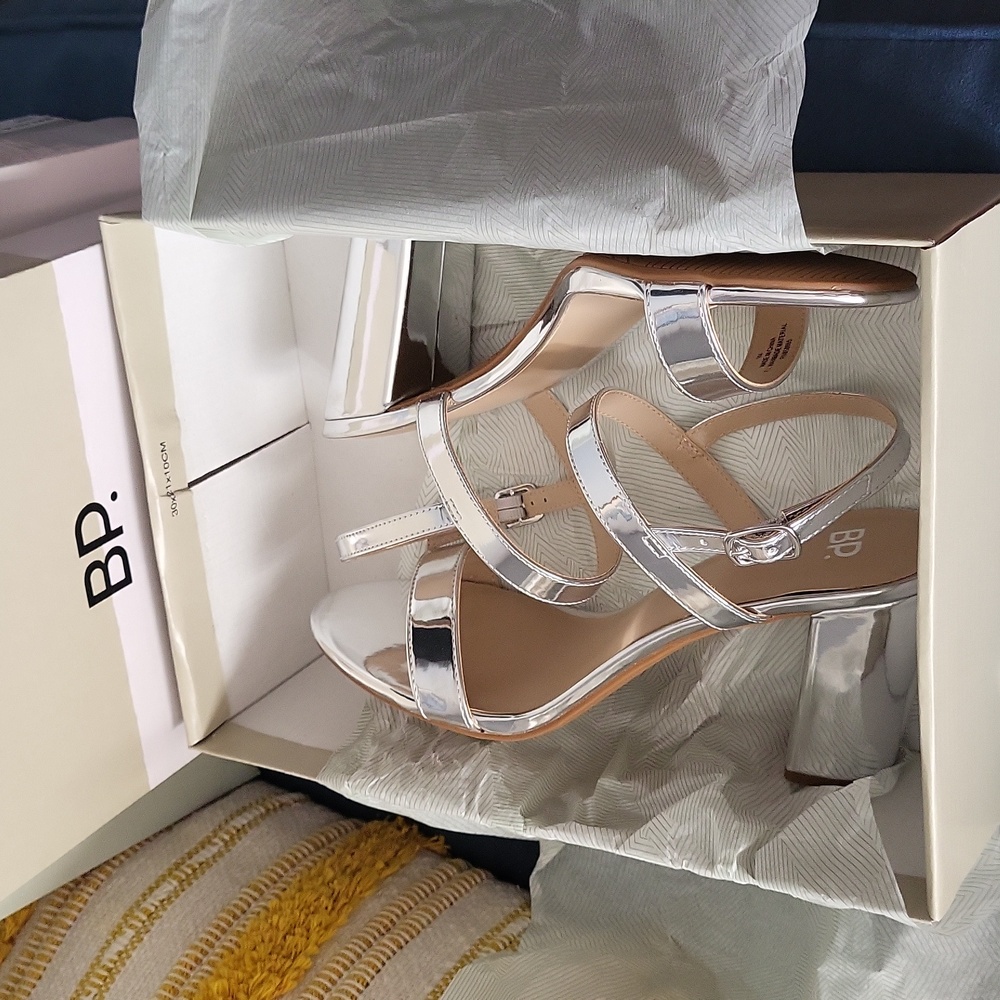 Women's shoes